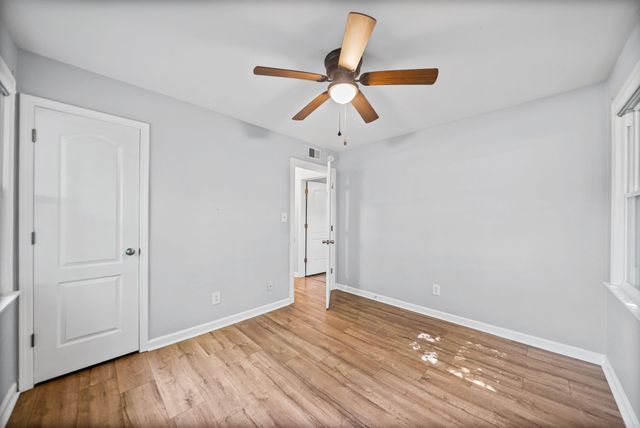 16 Donelson Dr, Clarksville, TN 37042