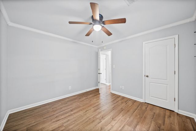 16 Donelson Dr, Clarksville, TN 37042
