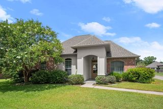 1207 S Sanctuary Ave, Gonzales, LA 70737