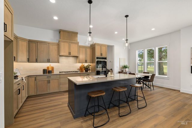 611 N Hiltonhead Way, Eagle, ID 83616