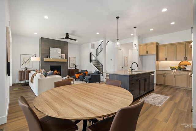 611 N Hiltonhead Way, Eagle, ID 83616