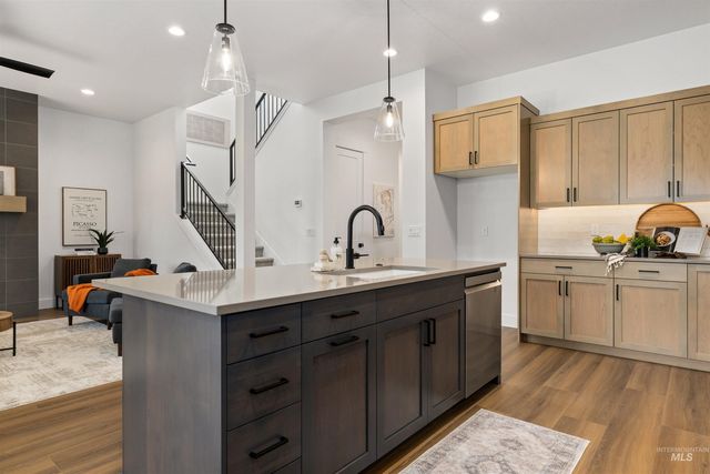 611 N Hiltonhead Way, Eagle, ID 83616