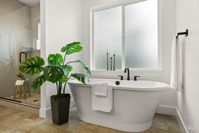 611 N Hiltonhead Way, Eagle, ID 83616