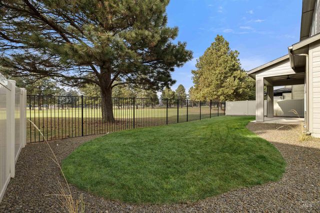 611 N Hiltonhead Way, Eagle, ID 83616