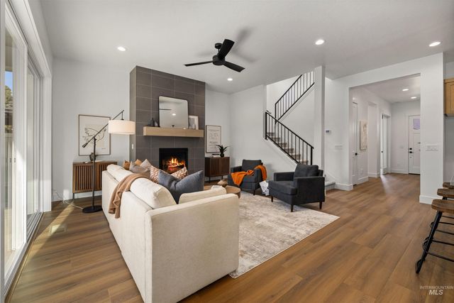 611 N Hiltonhead Way, Eagle, ID 83616