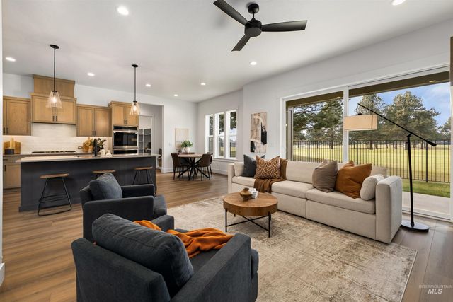 611 N Hiltonhead Way, Eagle, ID 83616