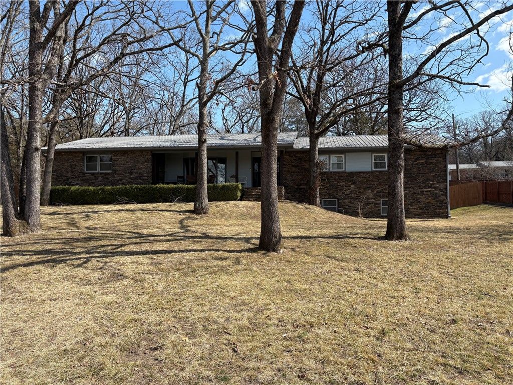 1003 Jackson Street, Berryville, AR 72616