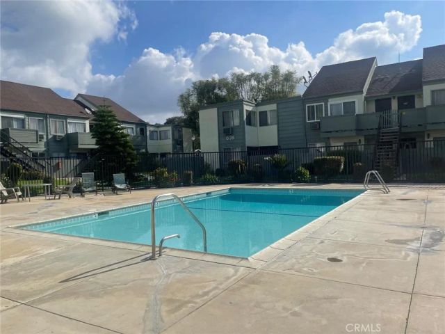 619 Bristol 17, Santa Ana, CA 92703