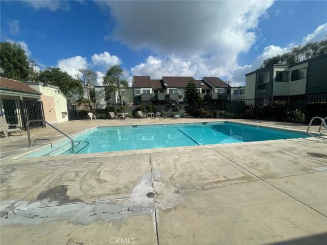 619 Bristol 17, Santa Ana, CA 92703