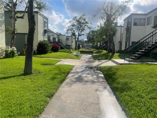 619 Bristol 17, Santa Ana, CA 92703