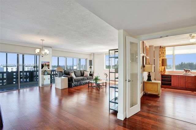 4001 Hillcrest Dr 817, Hollywood, FL 33021