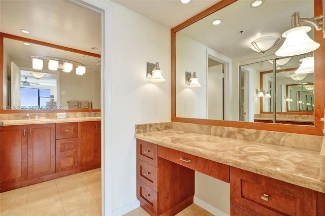 4001 Hillcrest Dr 817, Hollywood, FL 33021