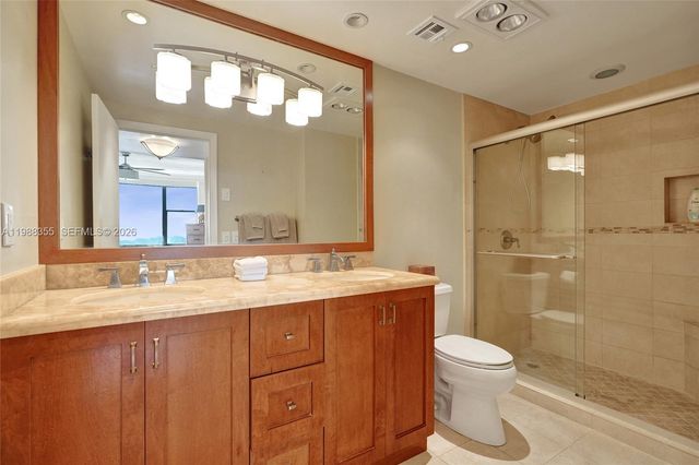 4001 Hillcrest Dr 817, Hollywood, FL 33021