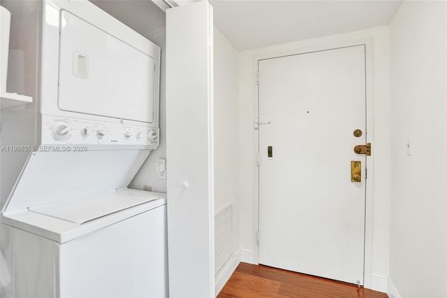 4001 Hillcrest Dr 817, Hollywood, FL 33021