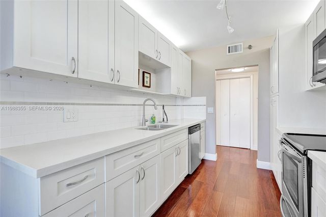 4001 Hillcrest Dr 817, Hollywood, FL 33021