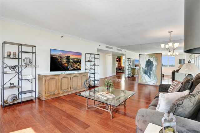 4001 Hillcrest Dr 817, Hollywood, FL 33021