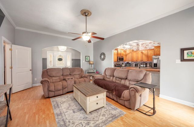 464 CARRINGTON AVE, Brighton, TN 38011