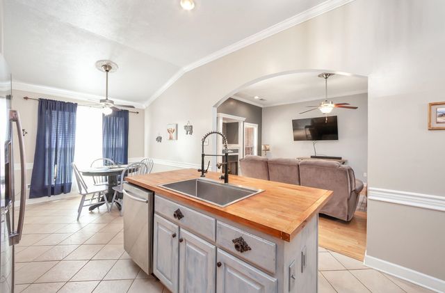 464 CARRINGTON AVE, Brighton, TN 38011