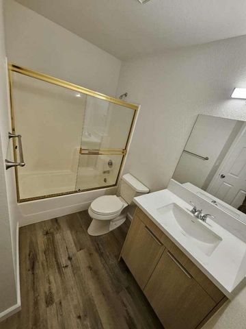 2007 Country Villa Dr, Auburn, CA 95603