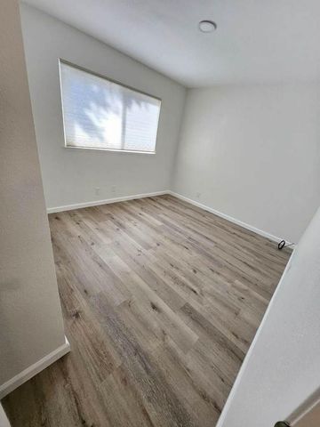 2007 Country Villa Dr, Auburn, CA 95603