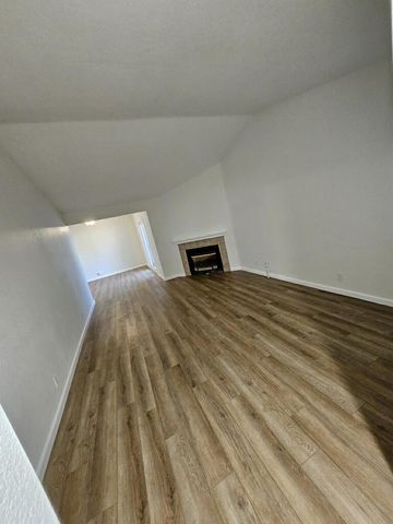 2007 Country Villa Dr, Auburn, CA 95603