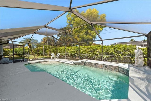 619 SE 22nd ST, Cape Coral, FL 33990