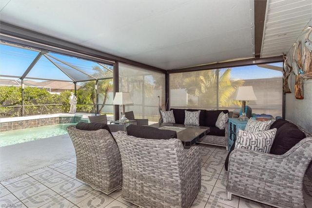 619 SE 22nd ST, Cape Coral, FL 33990