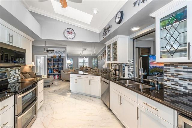 619 SE 22nd ST, Cape Coral, FL 33990