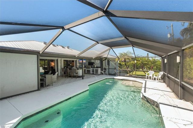 619 SE 22nd ST, Cape Coral, FL 33990