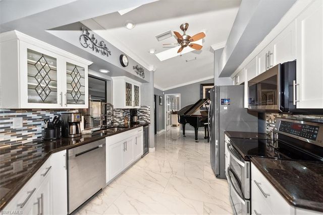 619 SE 22nd ST, Cape Coral, FL 33990