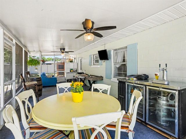 315 W 11TH AVENUE, Mount Dora, FL 32757