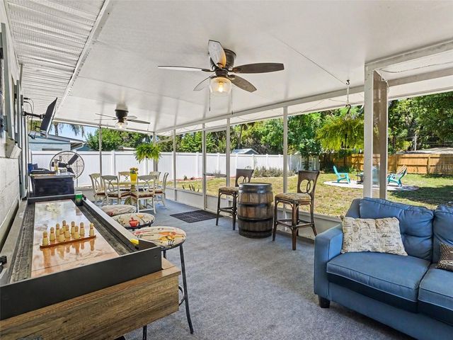 315 W 11TH AVENUE, Mount Dora, FL 32757