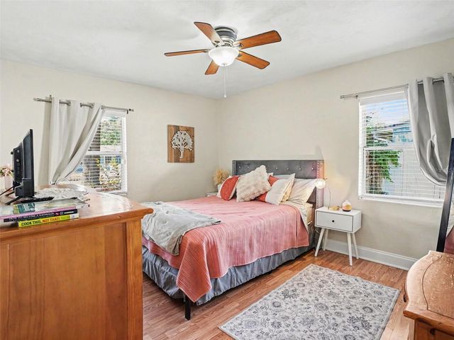 315 W 11TH AVENUE, Mount Dora, FL 32757