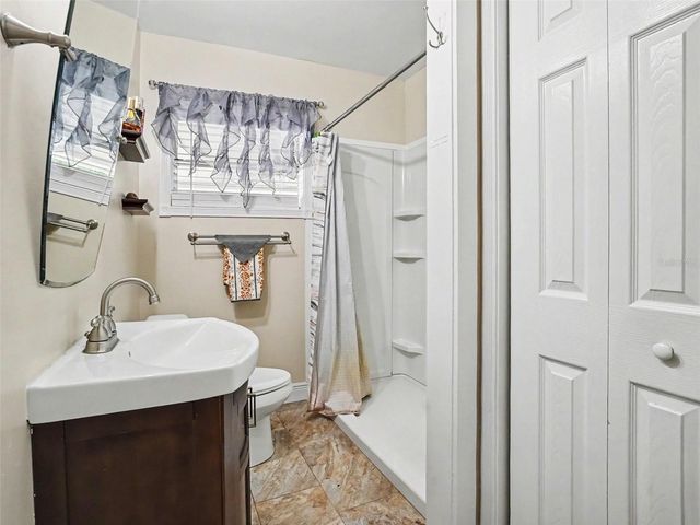 315 W 11TH AVENUE, Mount Dora, FL 32757