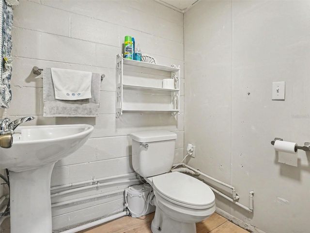315 W 11TH AVENUE, Mount Dora, FL 32757