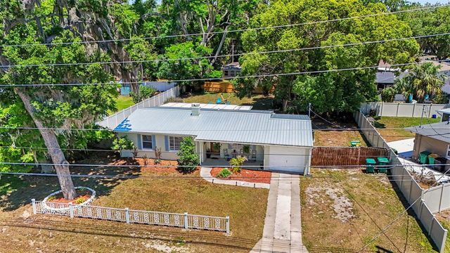 315 W 11TH AVENUE, Mount Dora, FL 32757