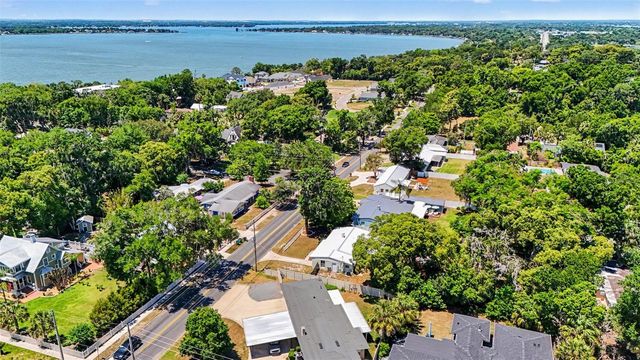 315 W 11TH AVENUE, Mount Dora, FL 32757