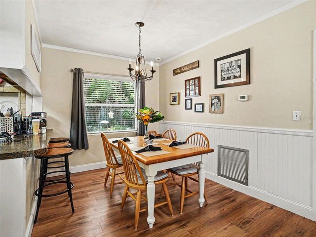 315 W 11TH AVENUE, Mount Dora, FL 32757