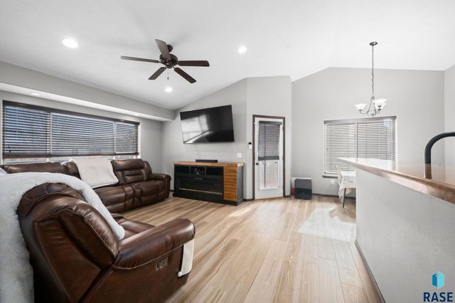 4704 S Wassom Ave Avenue, Sioux Falls, SD 57106