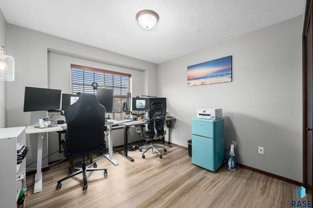 4704 S Wassom Ave Avenue, Sioux Falls, SD 57106