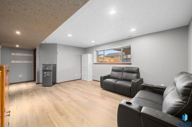 4704 S Wassom Ave Avenue, Sioux Falls, SD 57106