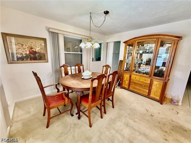 4 Desert Ash CT, Lehigh Acres, FL 33936