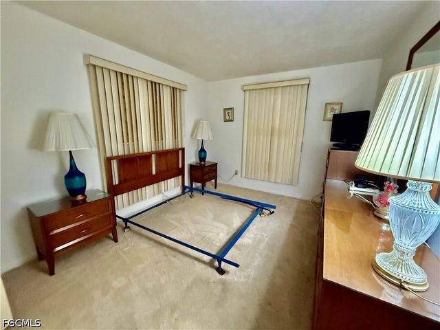 4 Desert Ash CT, Lehigh Acres, FL 33936