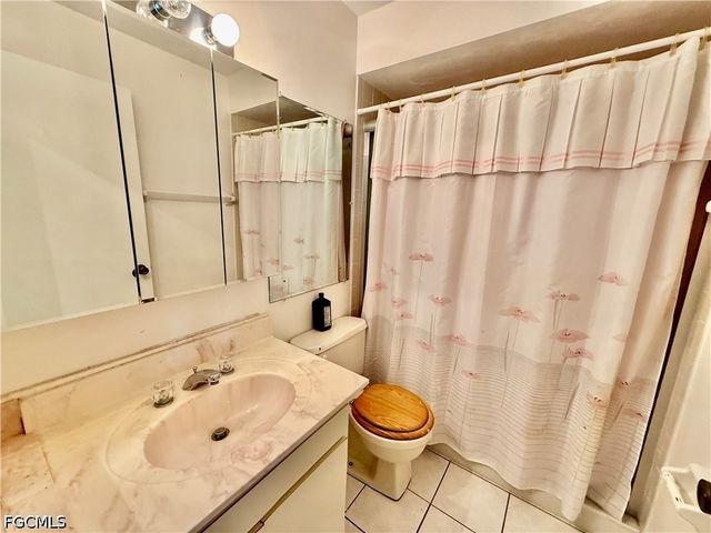 4 Desert Ash CT, Lehigh Acres, FL 33936