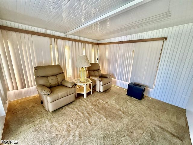 4 Desert Ash CT, Lehigh Acres, FL 33936