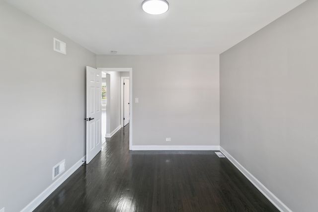 2263 S 14th Avenue, North Riverside, IL 60546
