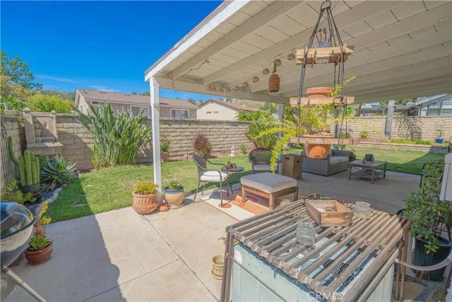 27939 Caraway Lane, Saugus, CA 91350
