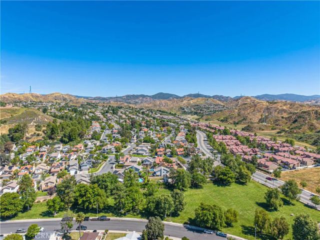 27939 Caraway Lane, Saugus, CA 91350