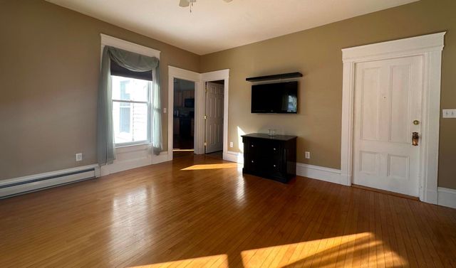 313 Bridge St Unit 3, Manchester, NH 03104