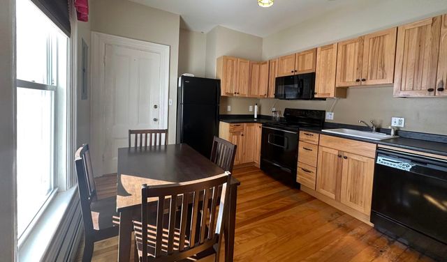 313 Bridge St Unit 3, Manchester, NH 03104